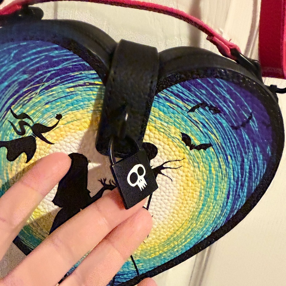Disney Heart-Shaped Crossbody Bag with Pink Strap - Picture 4 of 4
